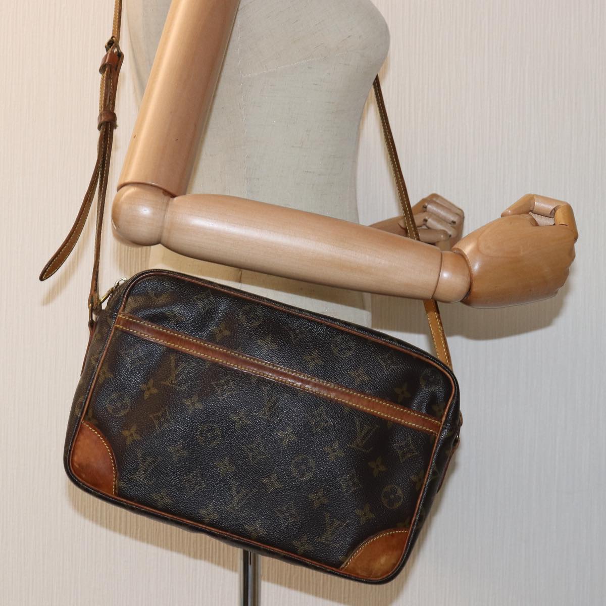 LOUIS VUITTON Monogram Trocadero 30 Shoulder Bag M51272 LV Auth th4873