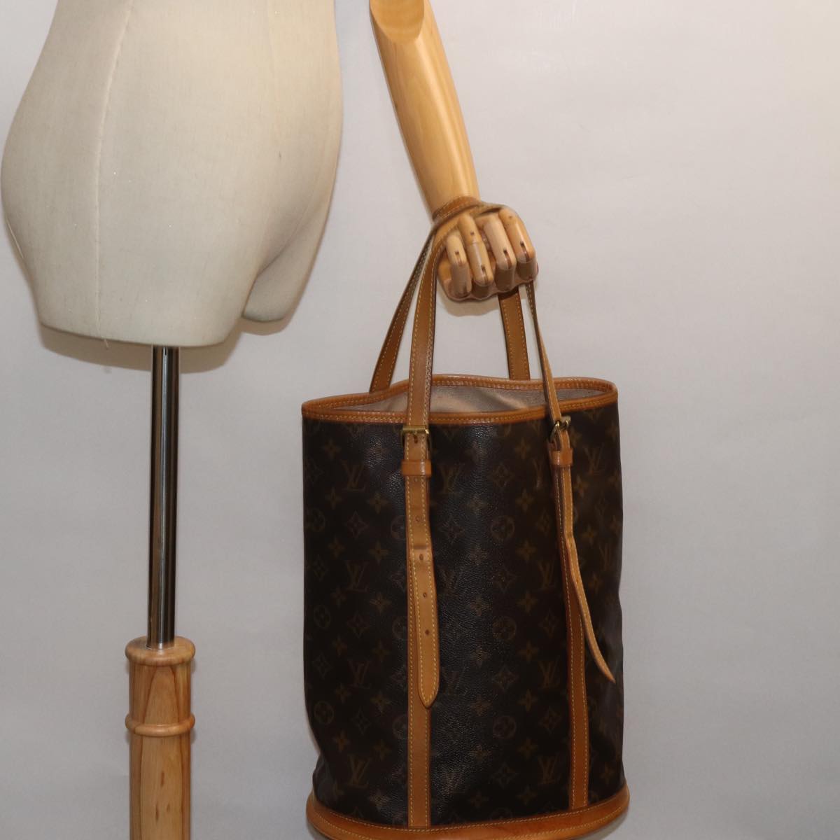 LOUIS VUITTON Monogram Bucket GM Shoulder Bag M42236 LV Auth th4874