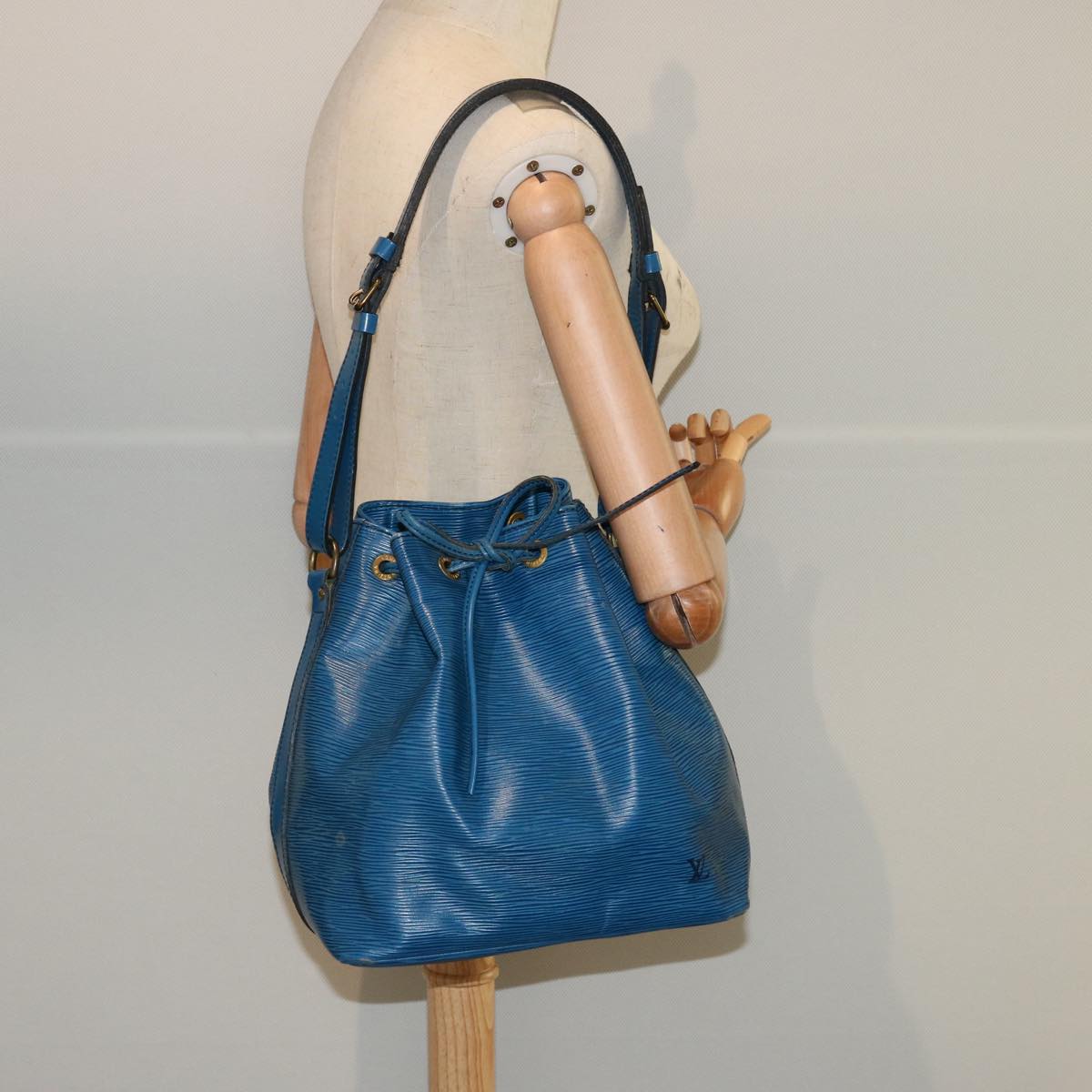 LOUIS VUITTON Epi Petit Noe Shoulder Bag Blue M44105 LV Auth th4933