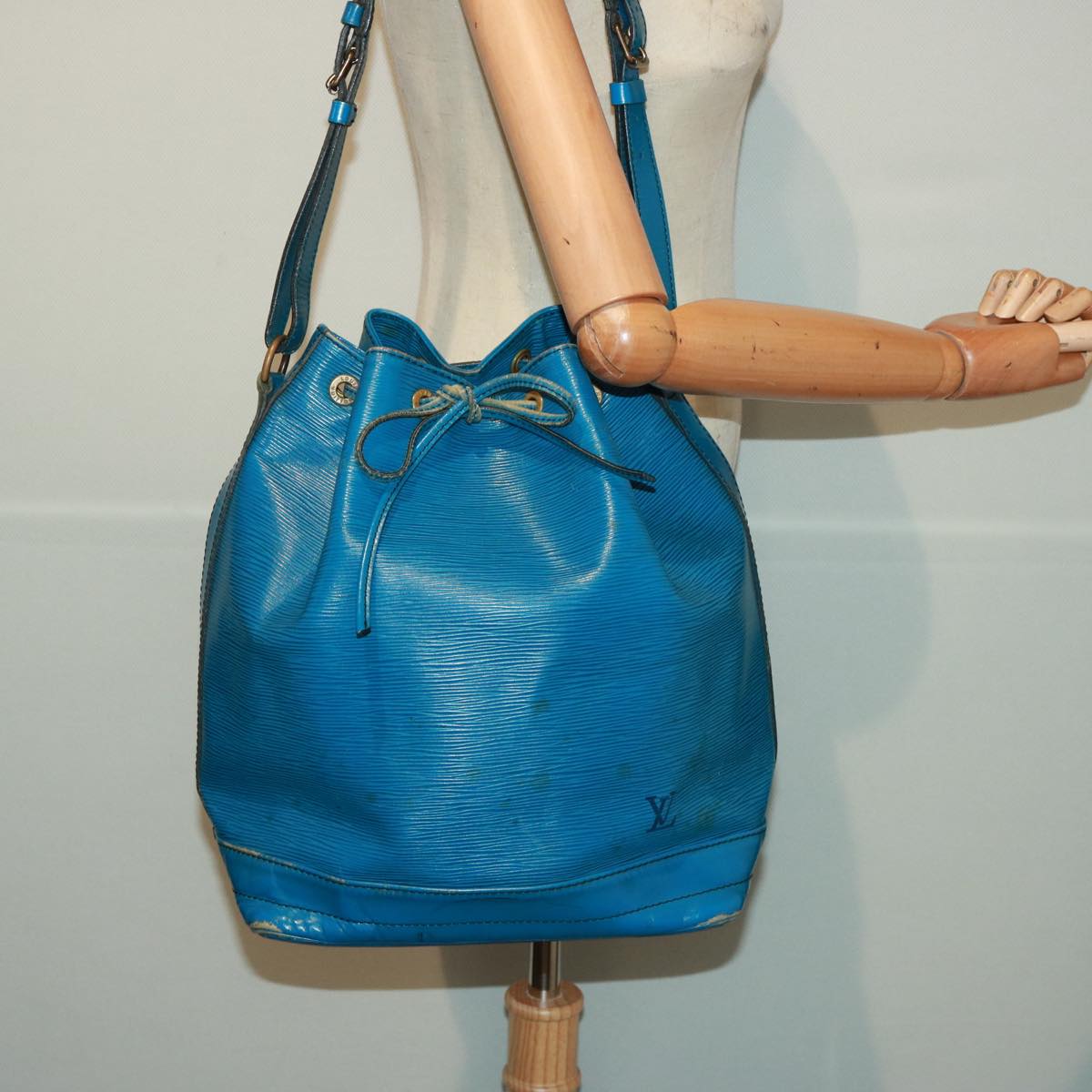 LOUIS VUITTON Epi Noe Shoulder Bag Toledo Blue M44005 LV Auth th5051