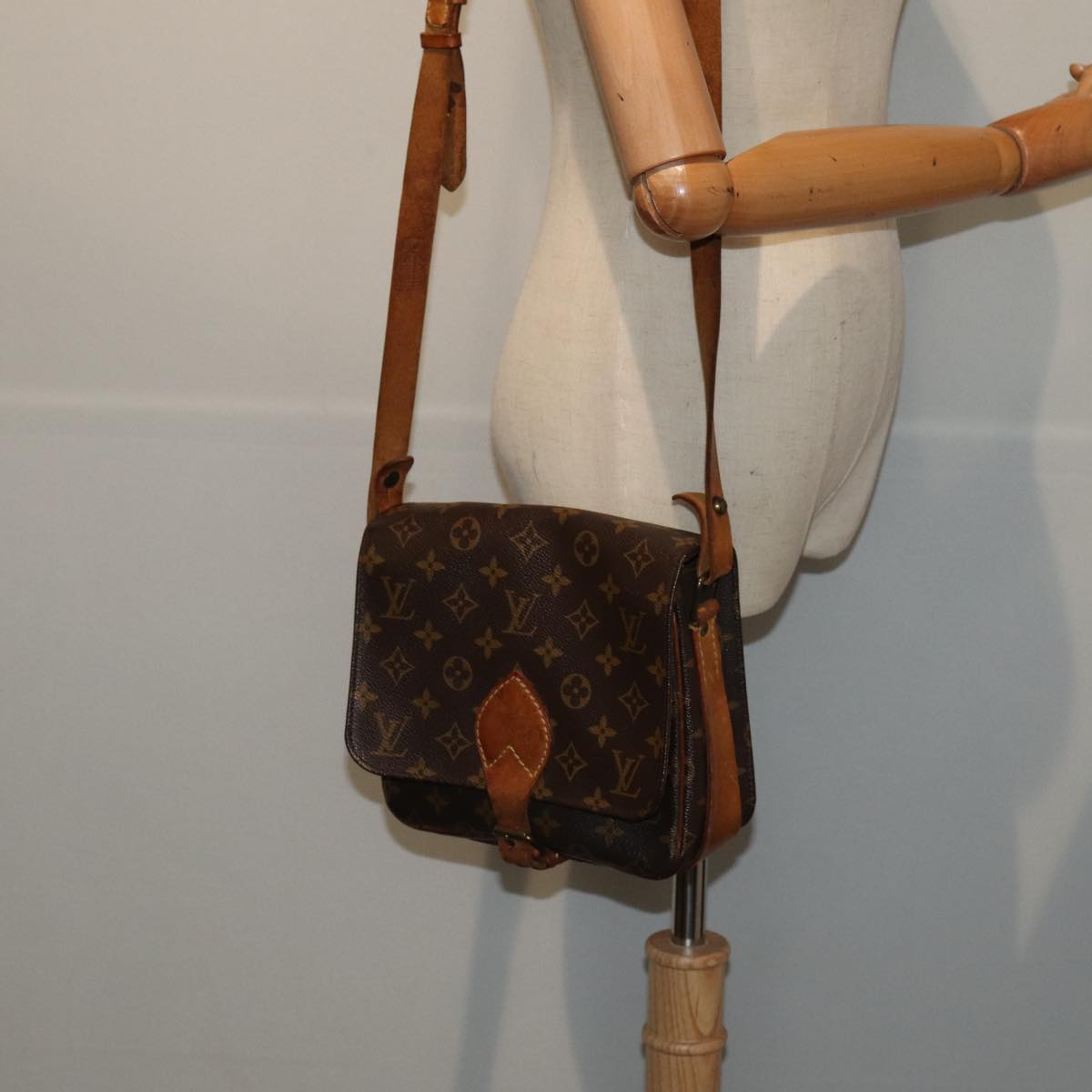 LOUIS VUITTON Monogram Cartouchiere MM Shoulder Bag M51253 LV Auth th5125