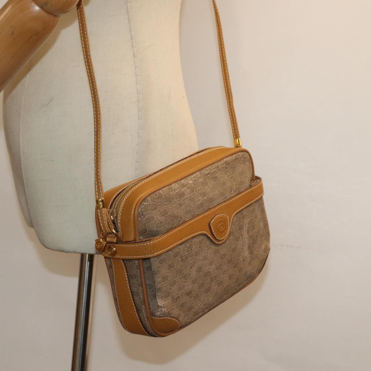 GUCCI GG Canvas Shoulder Bag Beige 007 904 0423 Auth th5148