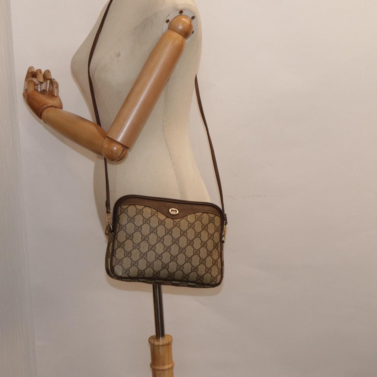 GUCCI GG Supreme Shoulder Bag PVC Leather Beige Brown gold 97 02 068 Auth th5261