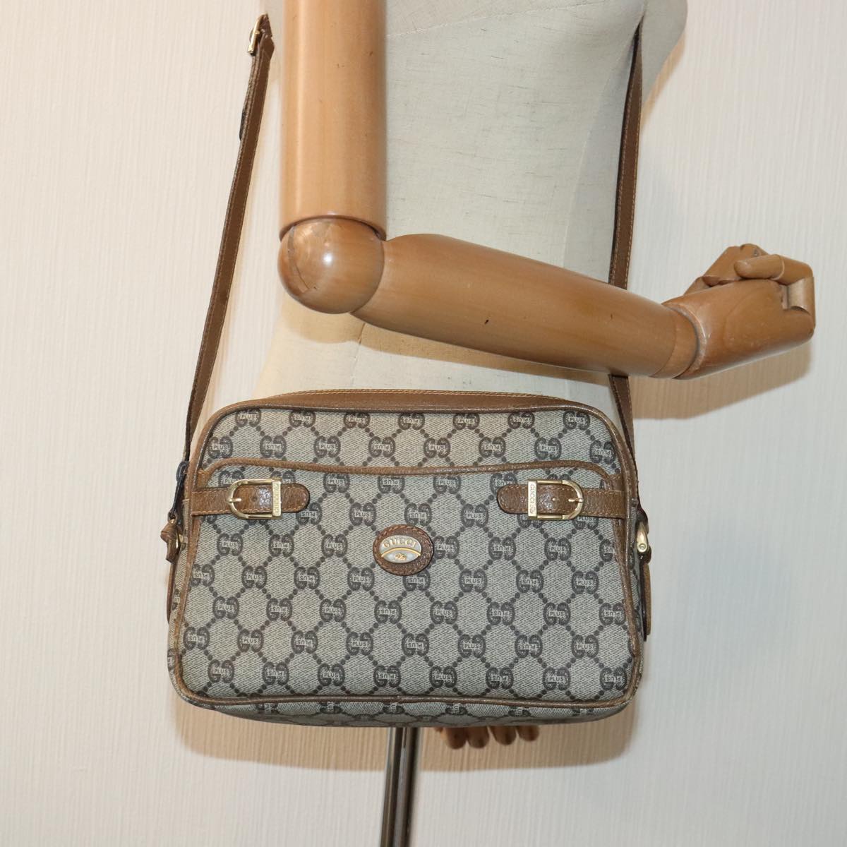 GUCCI GG PLUS Canvas Shoulder Bag PVC Leather Beige Auth th5285