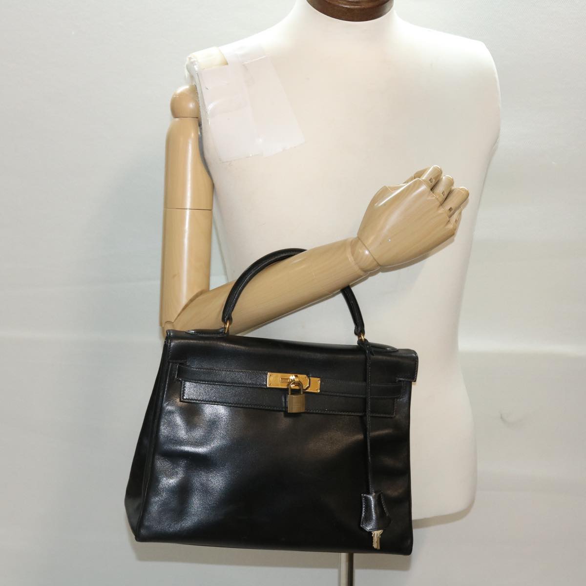 HERMES Kelly 32 Hand Bag Leather Black Auth ni110A