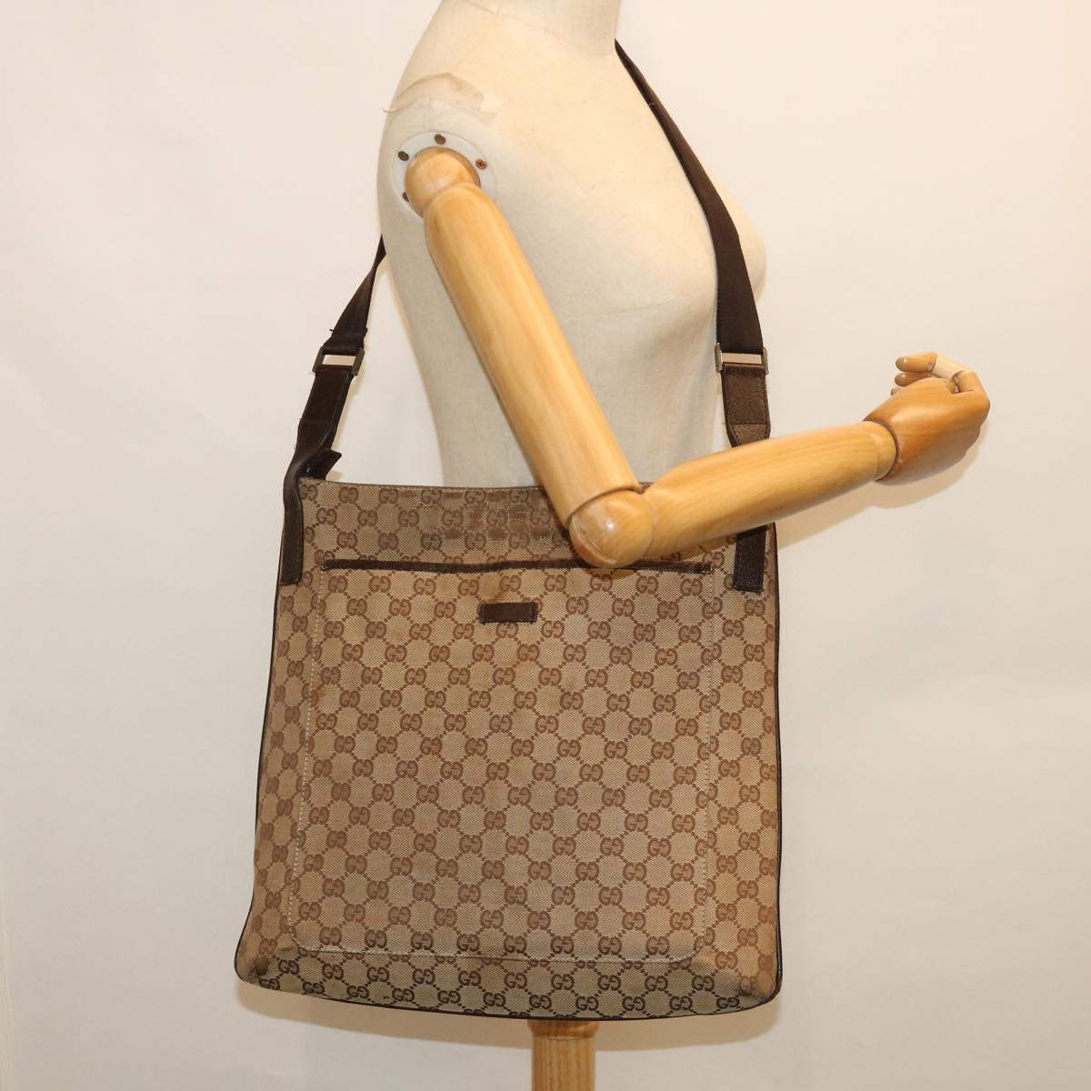 GUCCI GG Canvas Shoulder Bag Beige Brown 122791 Auth ti1206