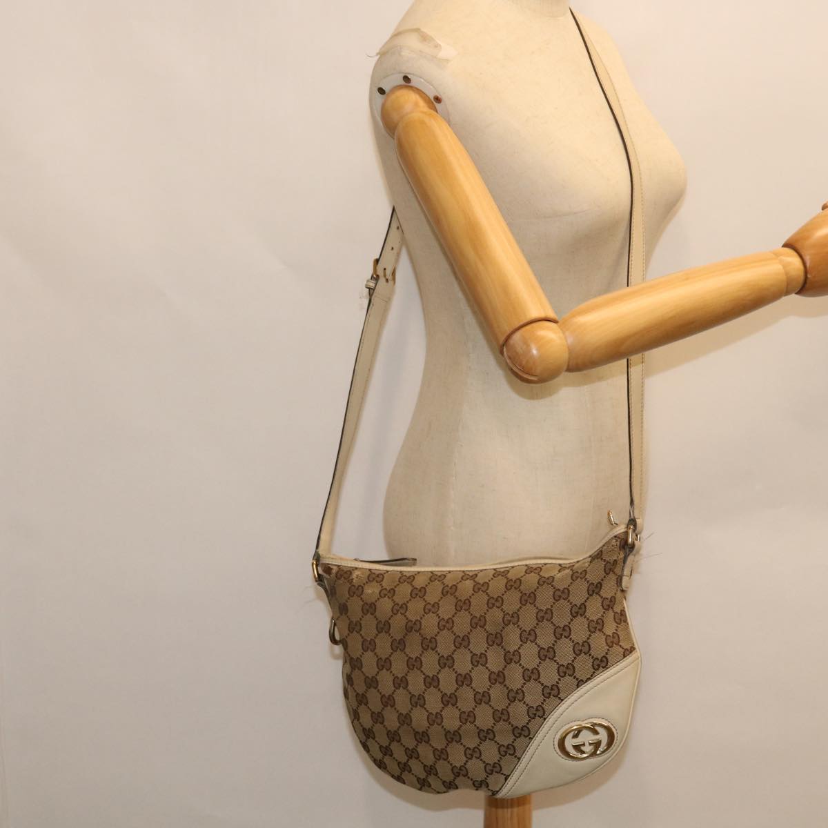 GUCCI GG Canvas Shoulder Bag Leather Beige 169998 Auth ti1248