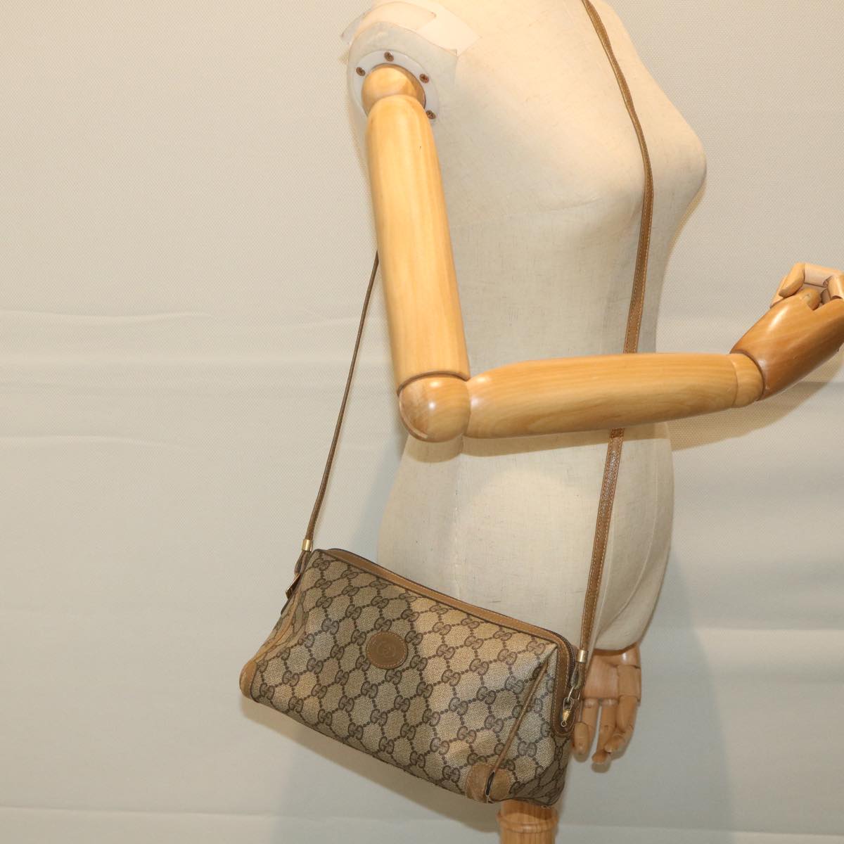 GUCCI GG Supreme Shoulder Bag PVC Leather Beige Auth ti1354