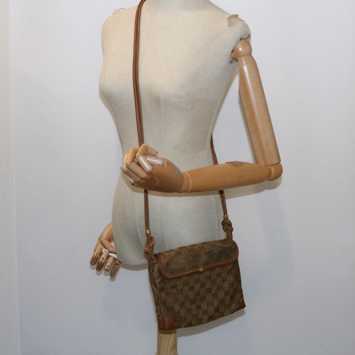 GUCCI GG Canvas Shoulder Bag Beige Auth ti1432