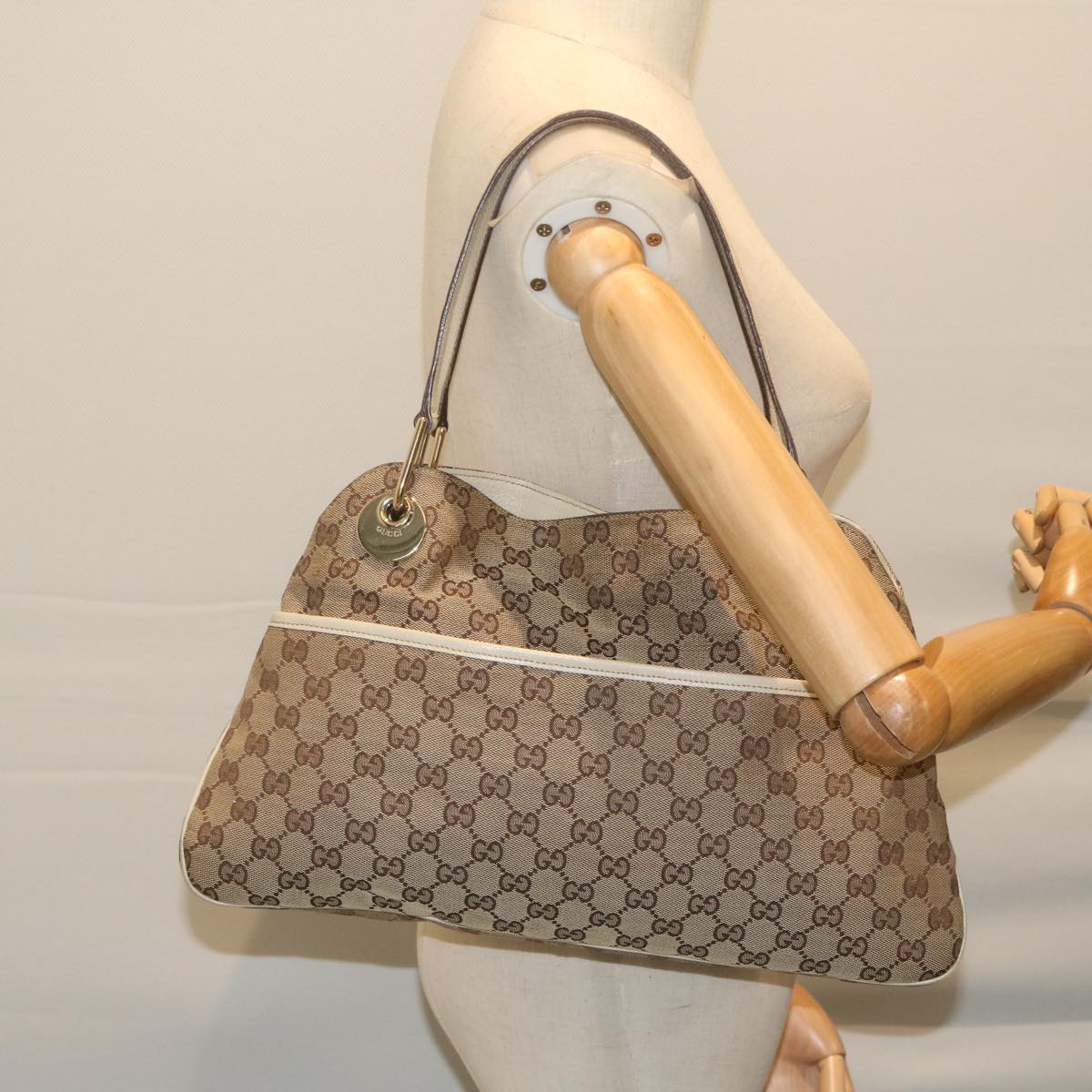 GUCCI GG Canvas Shoulder Bag Beige 121023 Auth ti1433