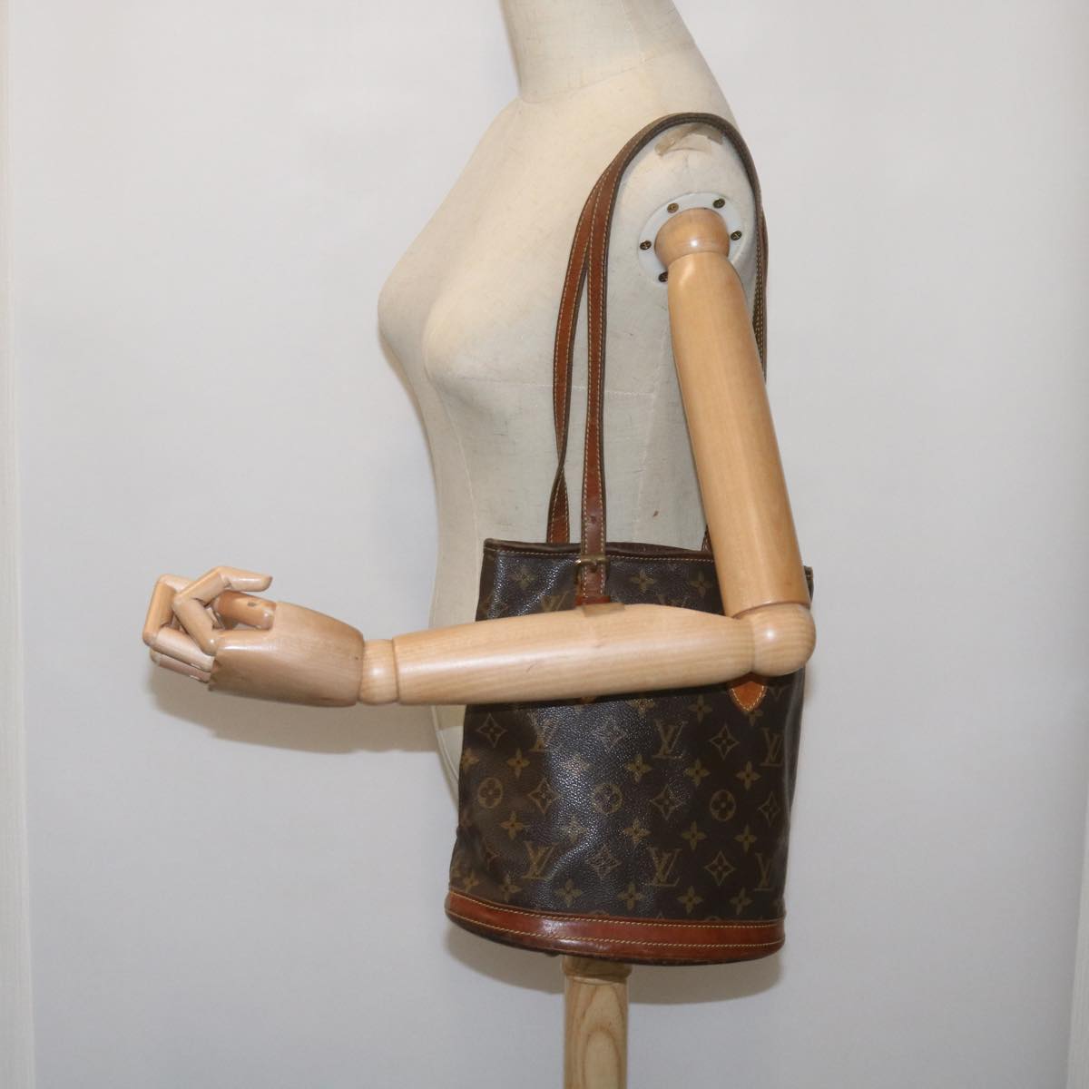 LOUIS VUITTON Monogram Bucket PM Shoulder Bag M42238 LV Auth ti1575