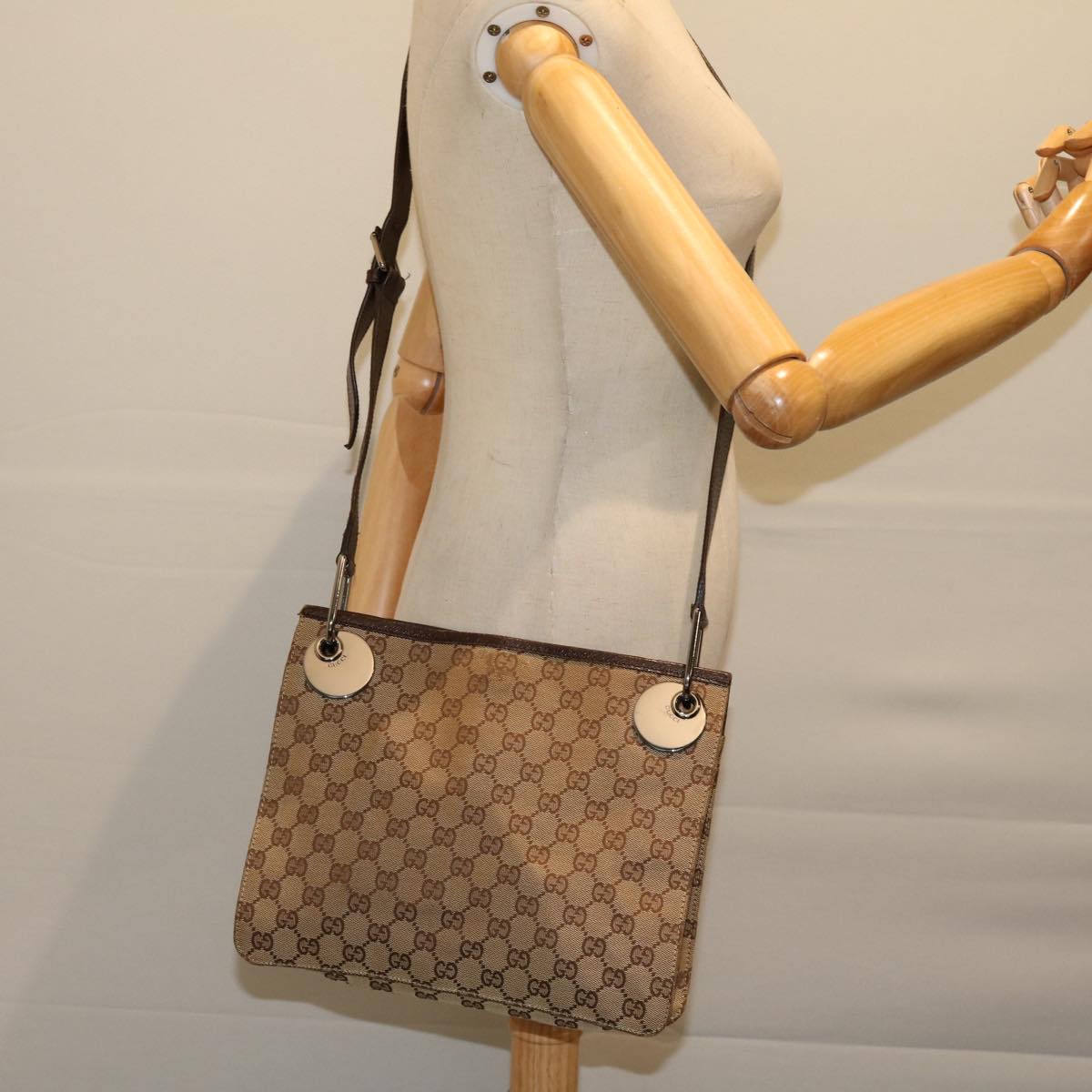 GUCCI GG Canvas Shoulder Bag Beige 120841 Auth ti1579