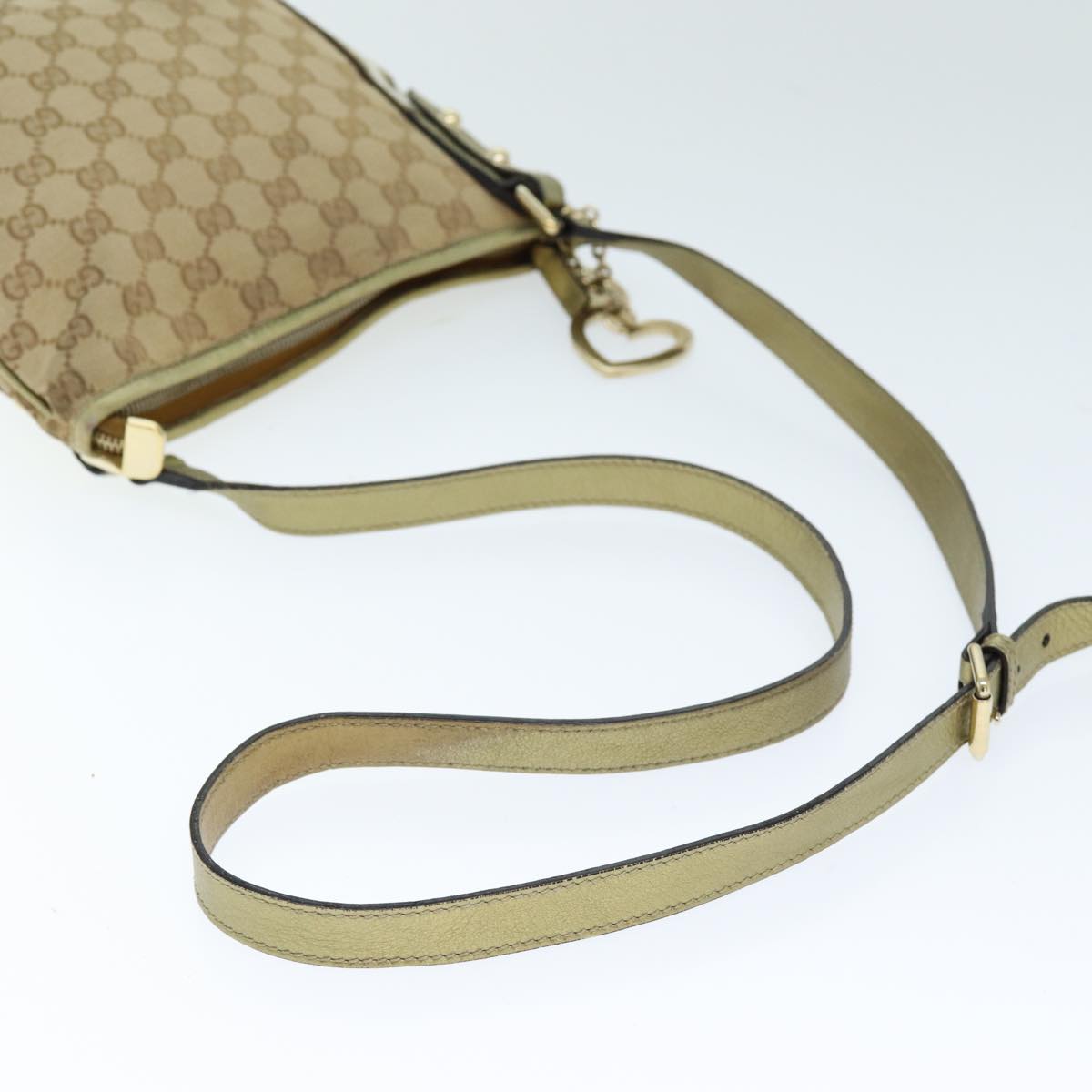 GUCCI GG Canvas Shoulder Bag Beige Gold Auth ti1674