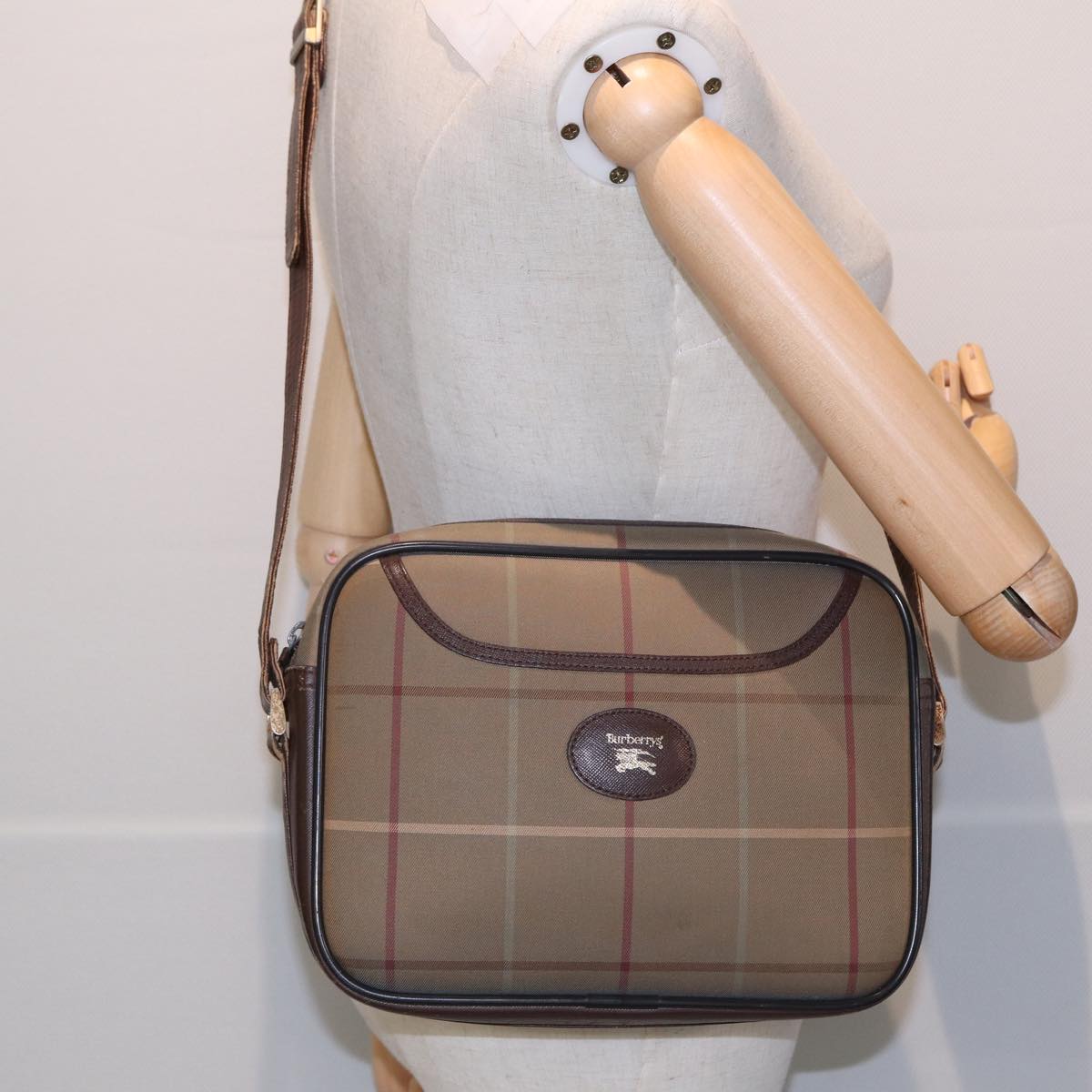 Burberrys Nova Check Shoulder Bag Canvas Beige Brown Auth ti1772