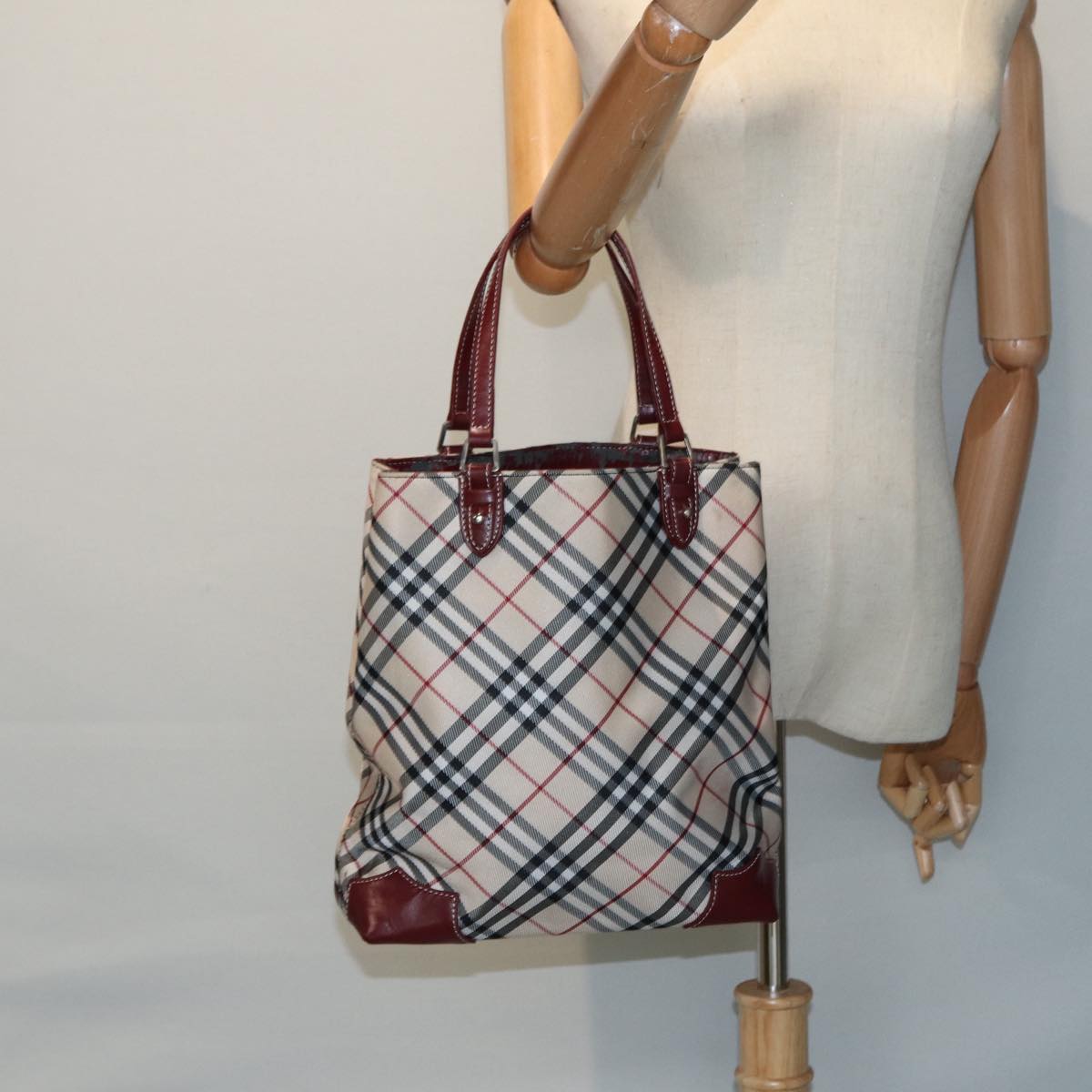 BURBERRY Nova Check Blue Label Hand Bag Nylon Beige Red Auth ti1993