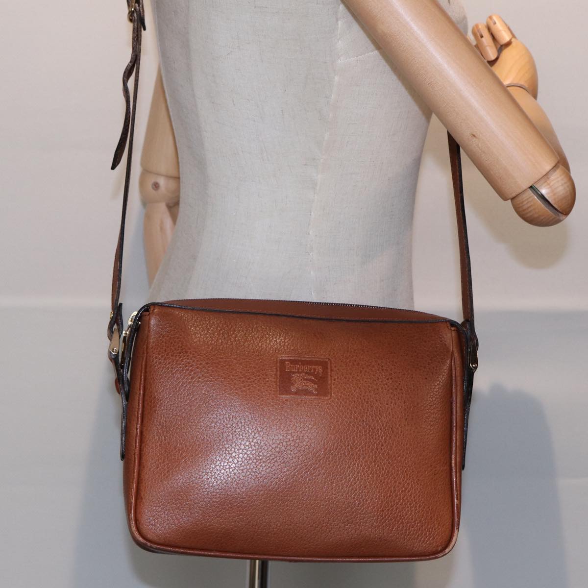 Burberrys Shoulder Bag Leather Brown Gold Auth ti2030