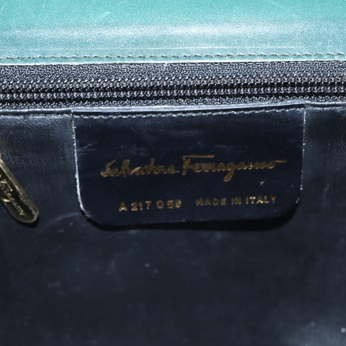 Salvatore Ferragamo Shoulder Bag Leather Green Gold Auth ti2036