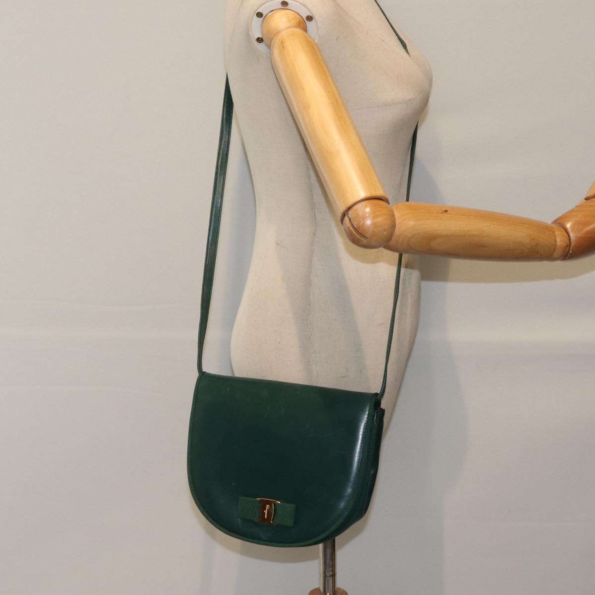 Salvatore Ferragamo Shoulder Bag Leather Green Gold Auth ti2036