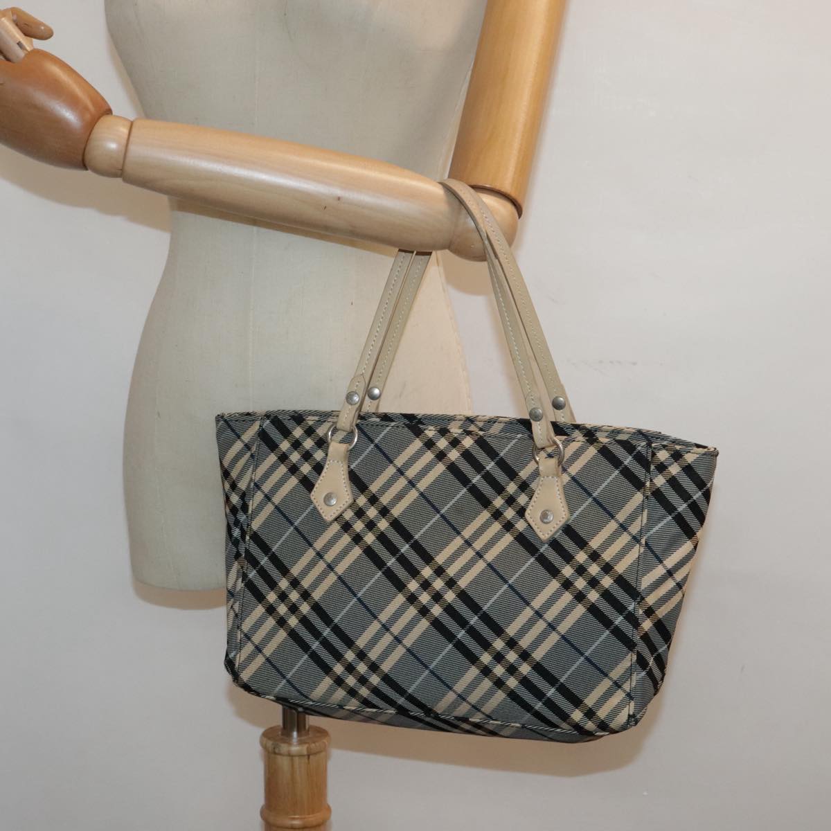 BURBERRY Nova Check Blue Label Tote Bag Nylon Blue Beige Auth ti2110