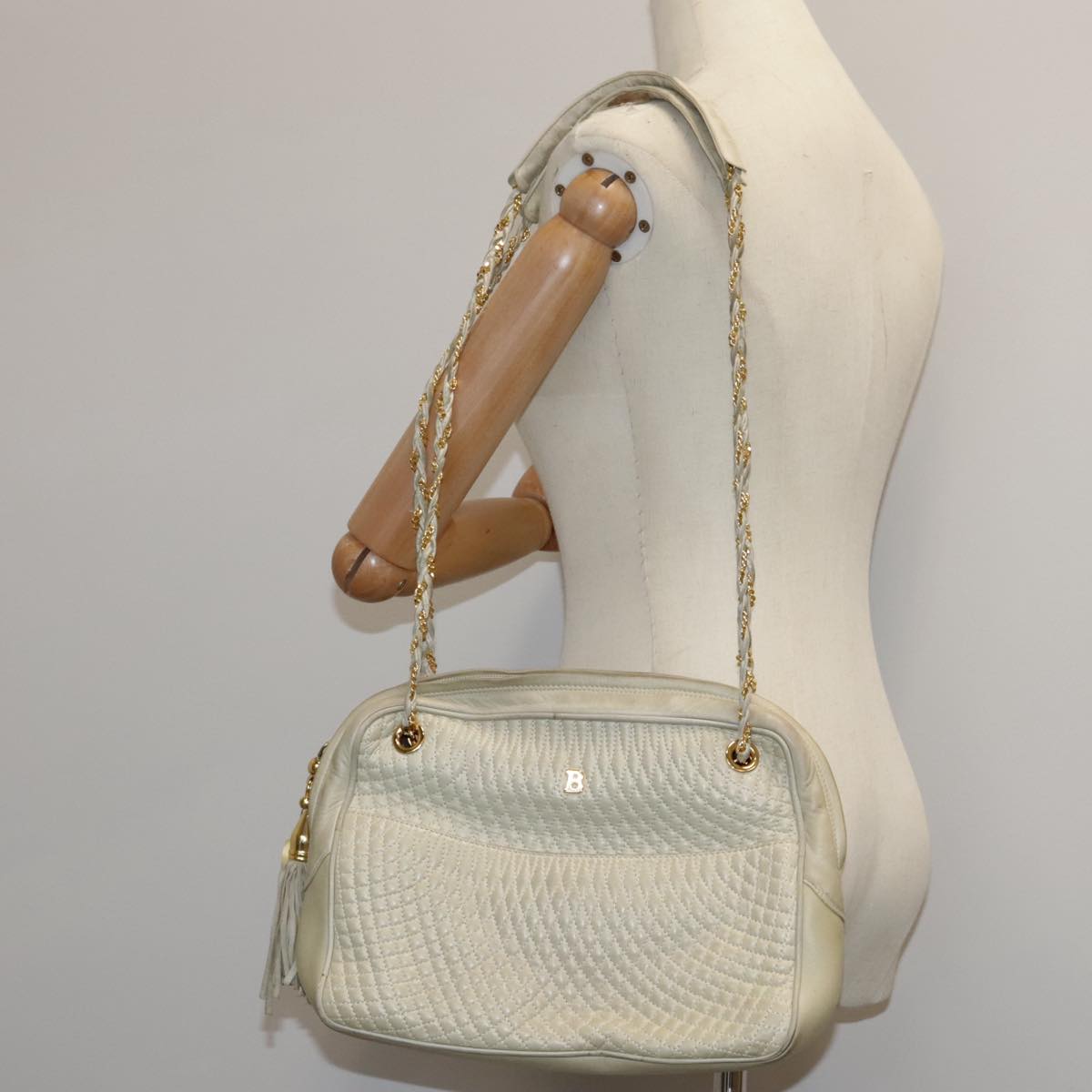 BALLY Chain Shoulder Bag Leather White Gold Auth ti2171