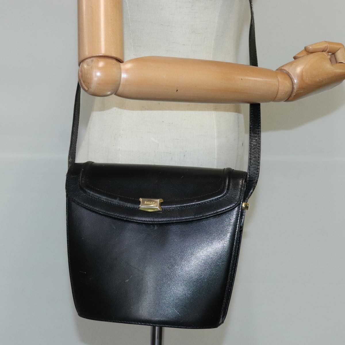 BALLY Shoulder Bag Leather Black Auth ti2287