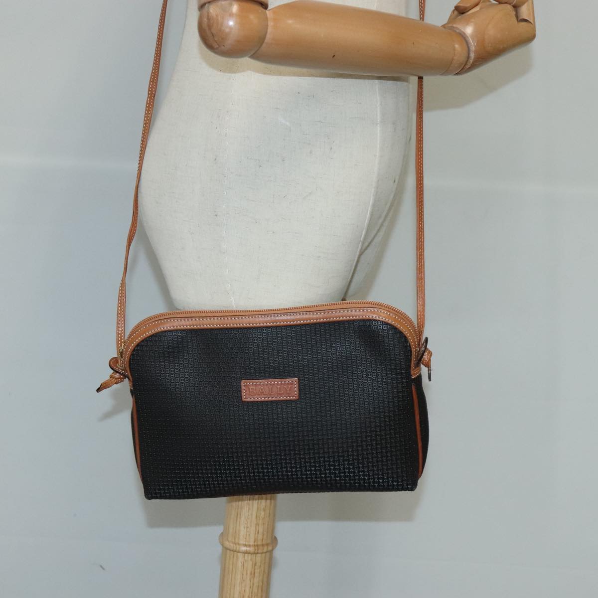 BALLY Shoulder Bag Leather Black Auth ti2295