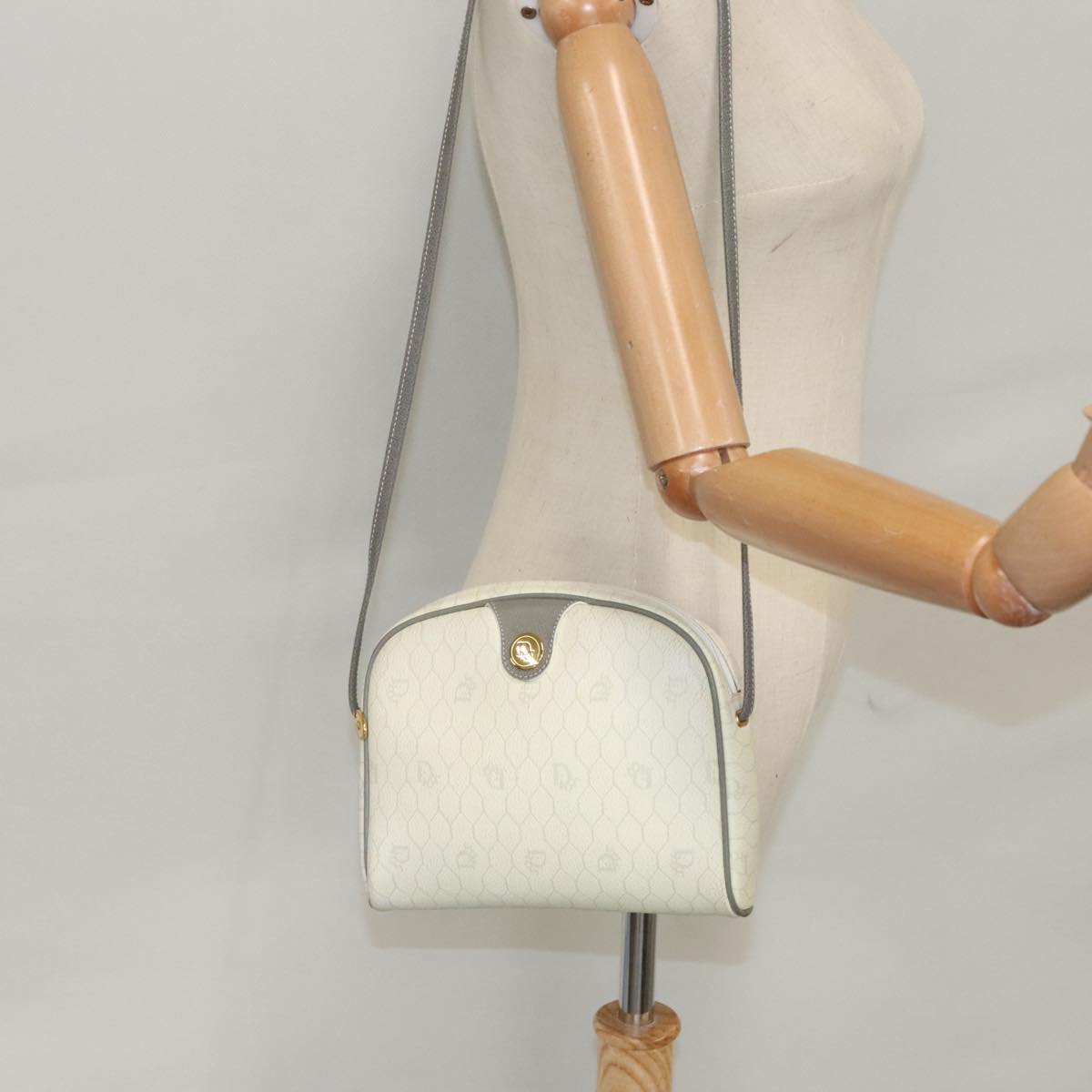 Christian Dior Honeycomb Canvas Shoulder Bag PVC Leather White Auth ti2420