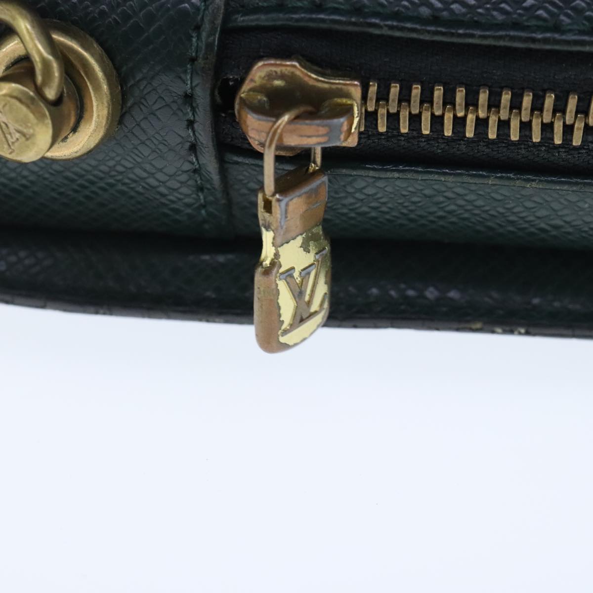 LOUIS VUITTON Taiga Baikal Clutch Bag Epicea M30184 LV Auth ti2445