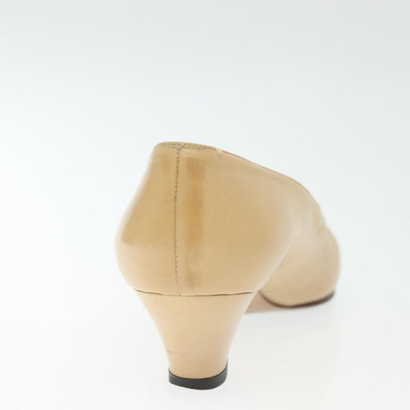 CHANEL Pumps High heels Leather Beige CC Auth ti3387