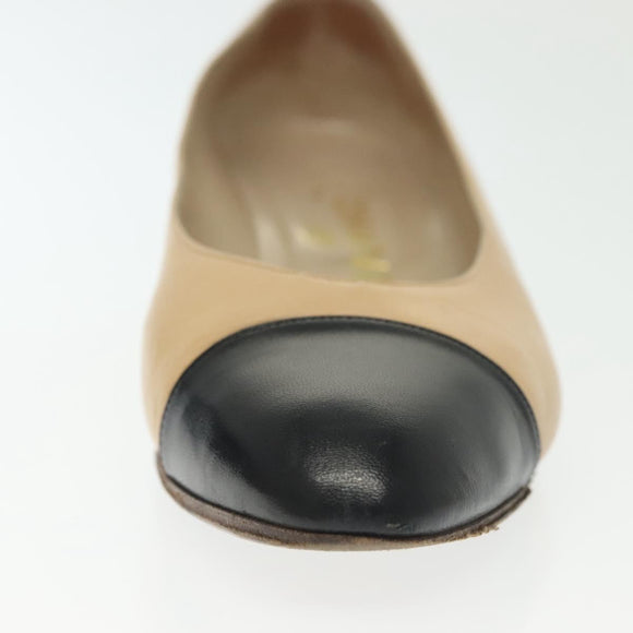 CHANEL Pumps High heels Leather Beige CC Auth ti3387