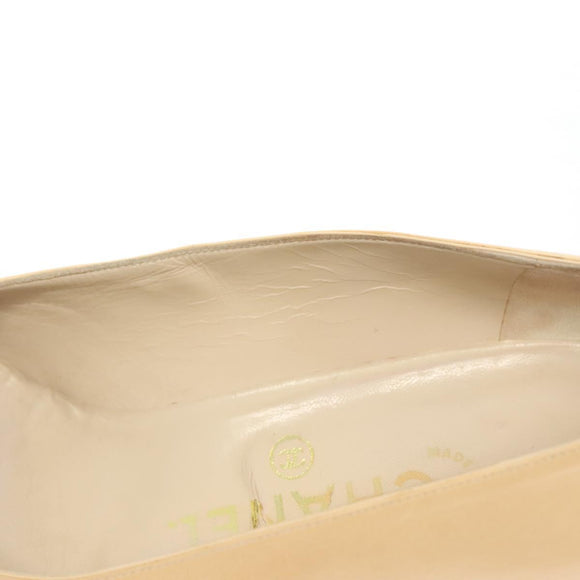 CHANEL Pumps High heels Leather Beige CC Auth ti3387