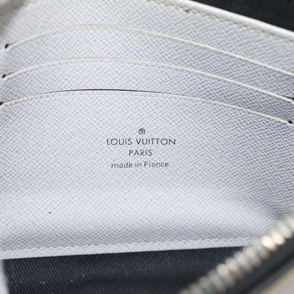 LOUIS VUITTON Taigalama Pochette Discovery PM Bag White M30279 LV Auth ti4043