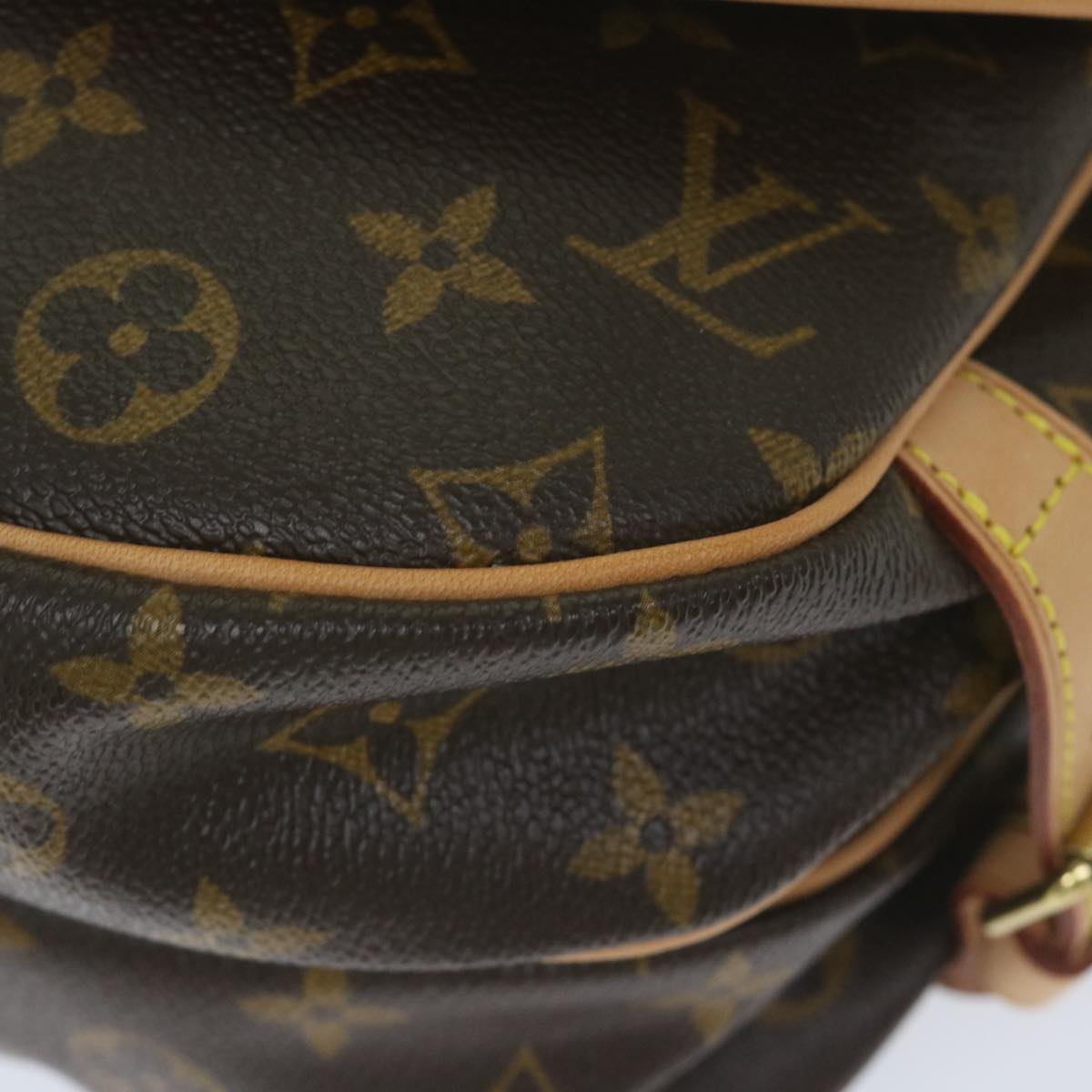 LOUIS VUITTON Monogram Saumur 30 Shoulder Bag M42256 LV Auth uy166A