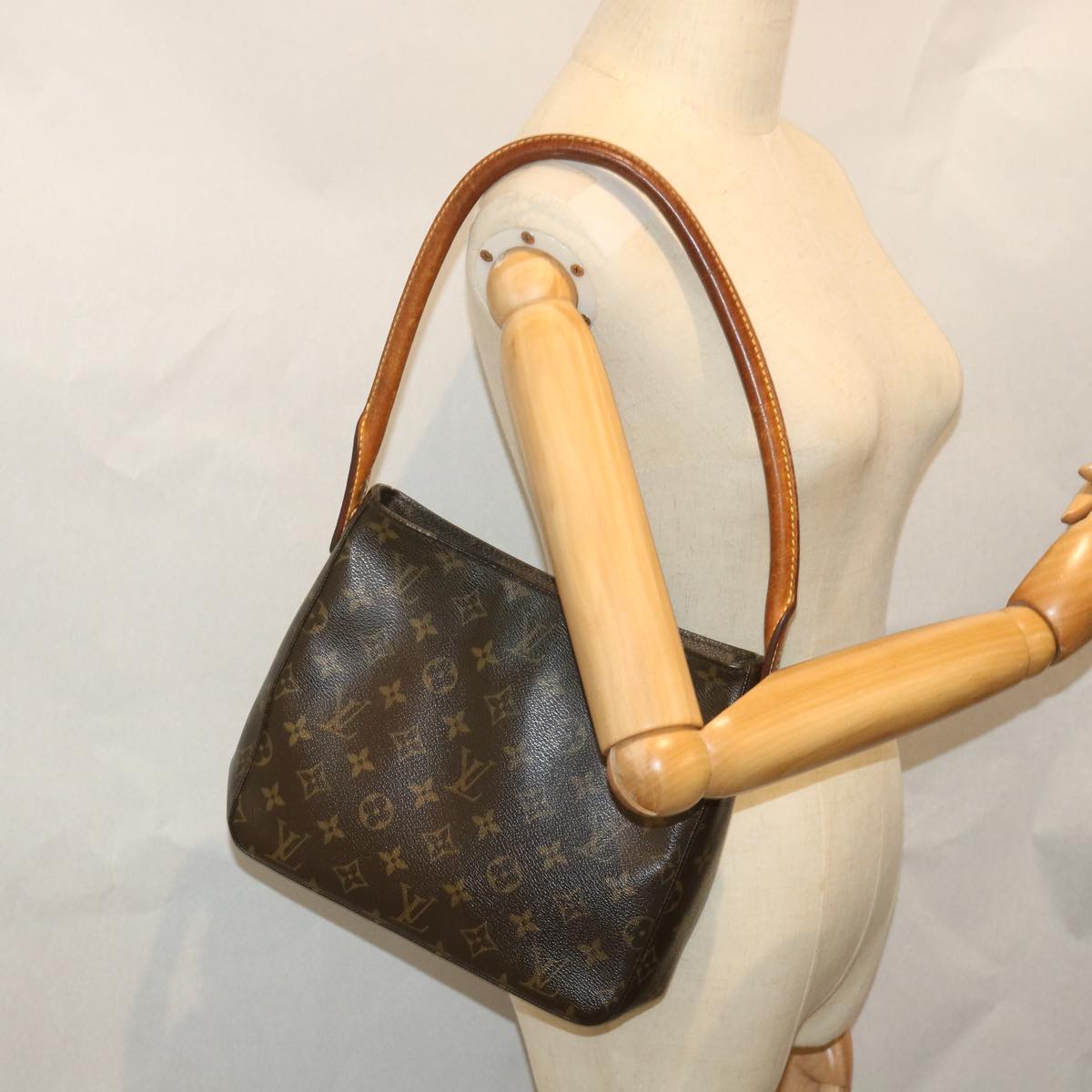 LOUIS VUITTON Monogram Looping MM Shoulder Bag M51146 LV Auth yb382