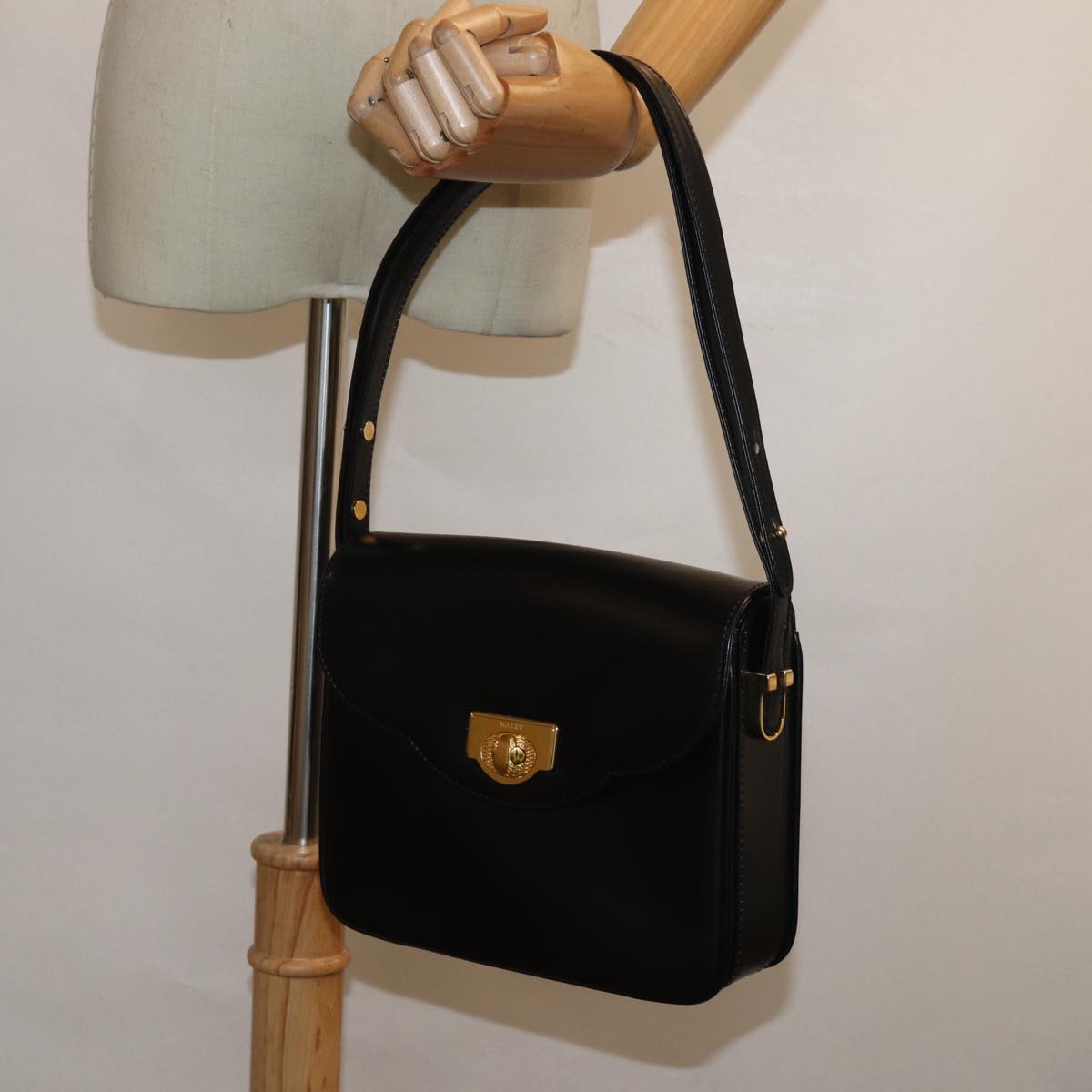 BALLY Shoulder Bag Leather Black Auth yb590