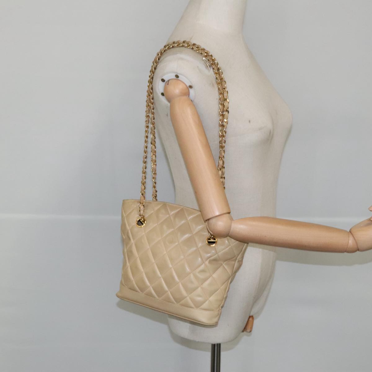 CHANEL Matelasse Chain Shoulder Bag Leather Beige CC Auth yb718