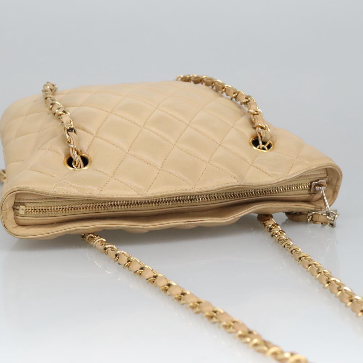 CHANEL Matelasse Chain Shoulder Bag Leather Beige CC Auth yb718