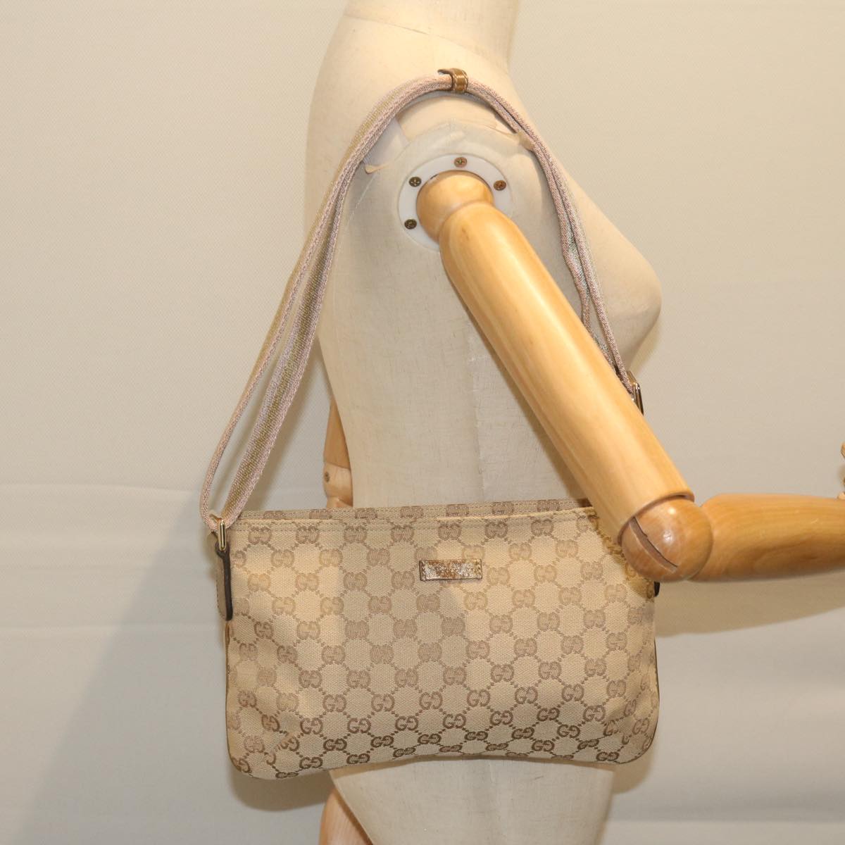 GUCCI GG Canvas Sherry Line Shoulder Bag Beige Gold Pink 189749 Auth yk10013