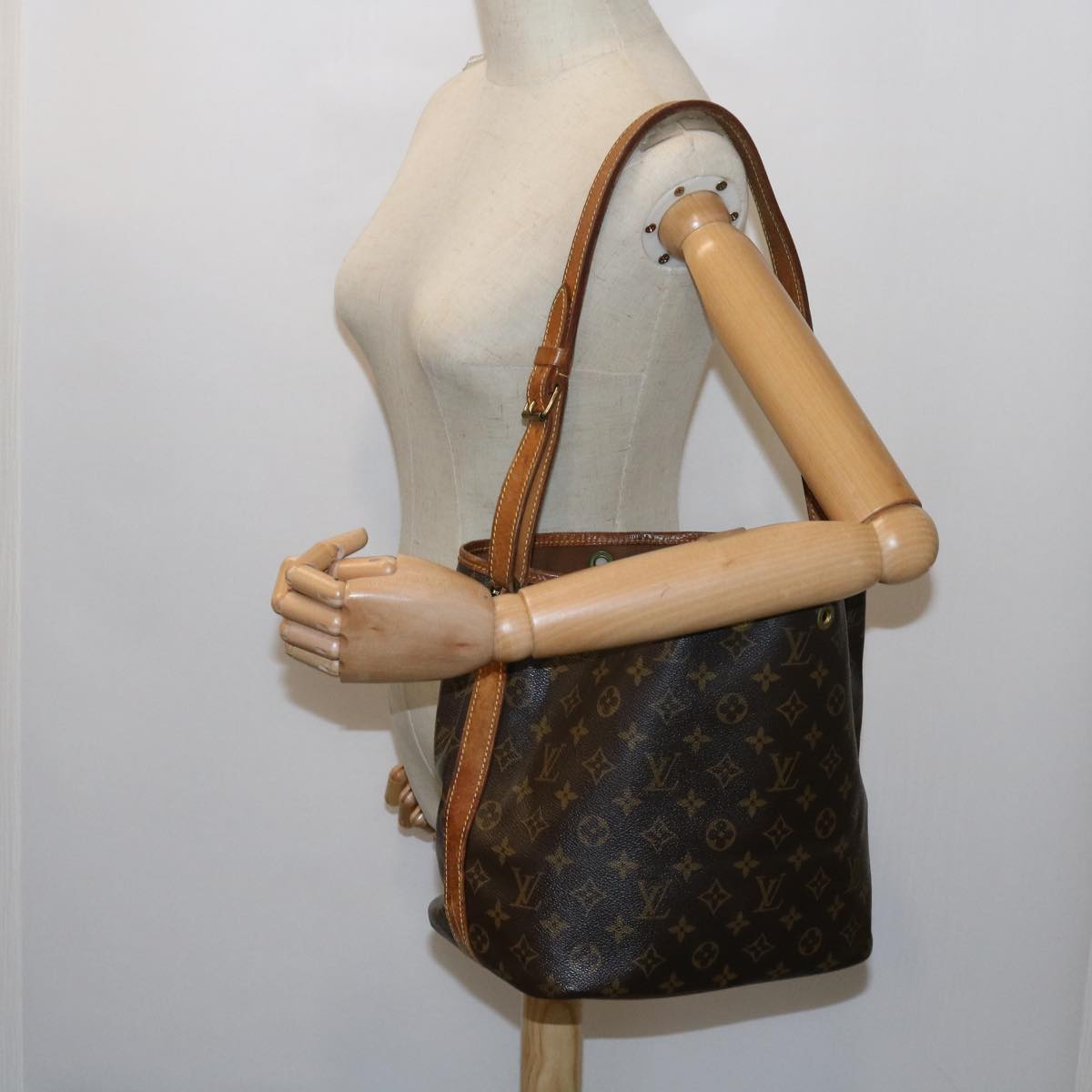 LOUIS VUITTON Monogram Petit Noe Shoulder Bag M42226 LV Auth yk10041