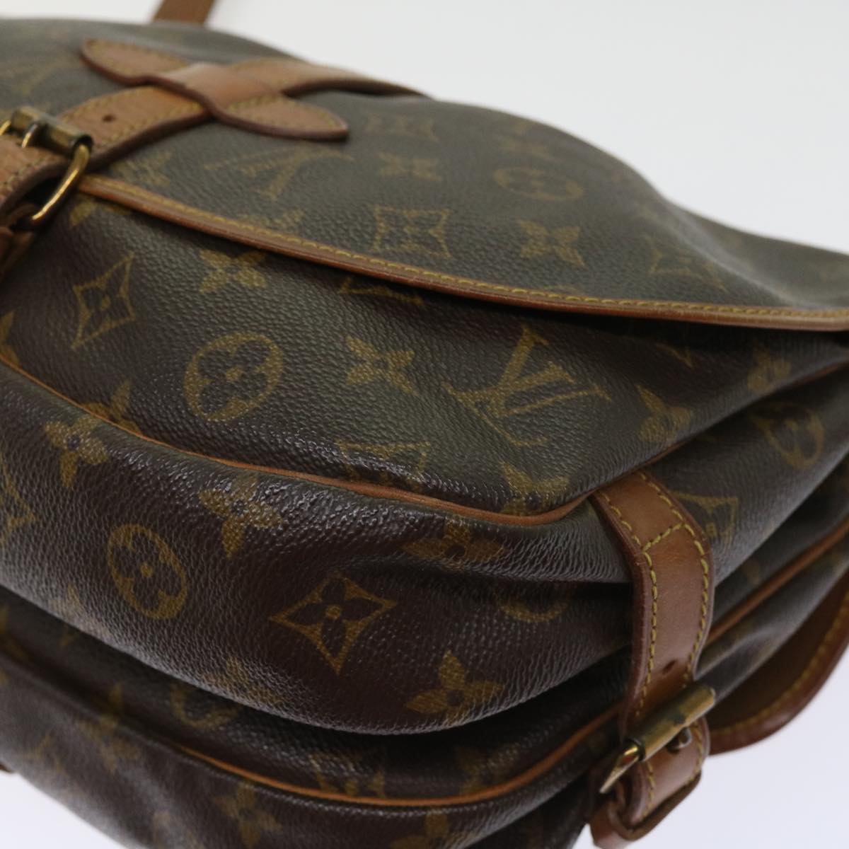 LOUIS VUITTON Monogram Saumur 30 Shoulder Bag M42256 LV Auth yk10048