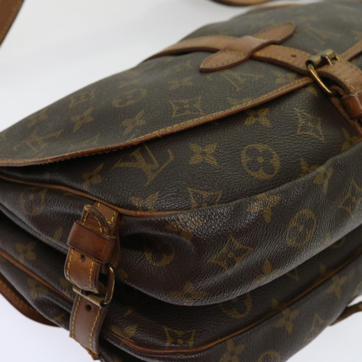 LOUIS VUITTON Monogram Saumur 30 Shoulder Bag M42256 LV Auth yk10048