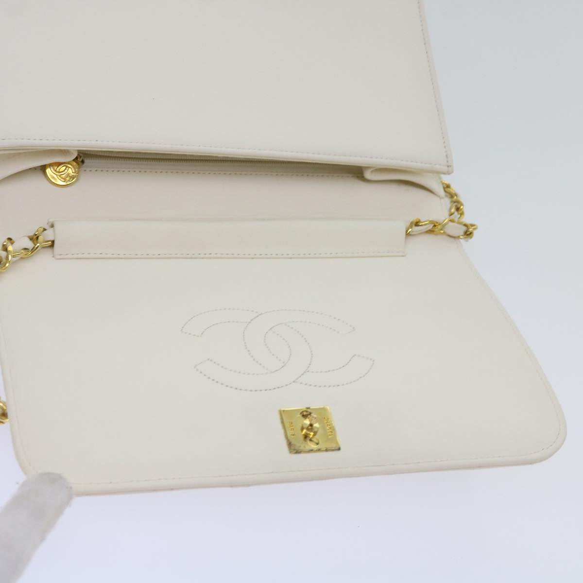 CHANEL Matelasse Chain Shoulder Bag Lamb Skin White CC Auth yk10170