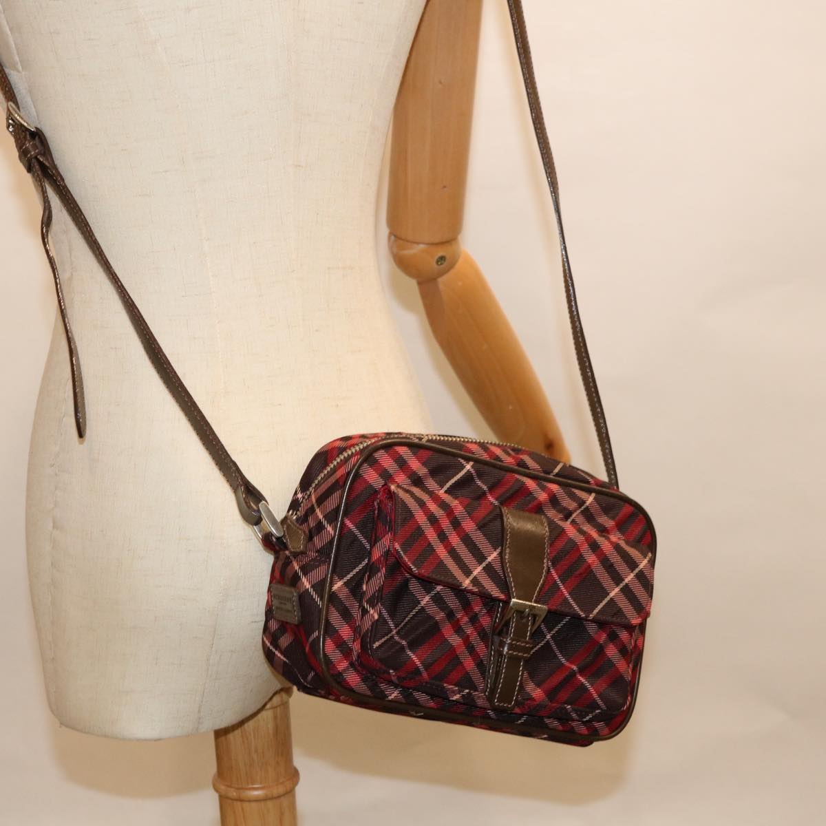 BURBERRY Nova Check Blue Label Shoulder Bag Nylon Red Brown Auth yk10261