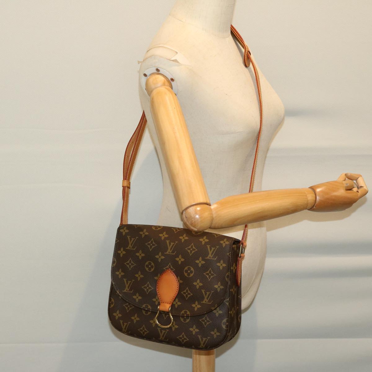 LOUIS VUITTON Monogram Saint Cloud GM Shoulder Bag M51242 LV Auth yk10747