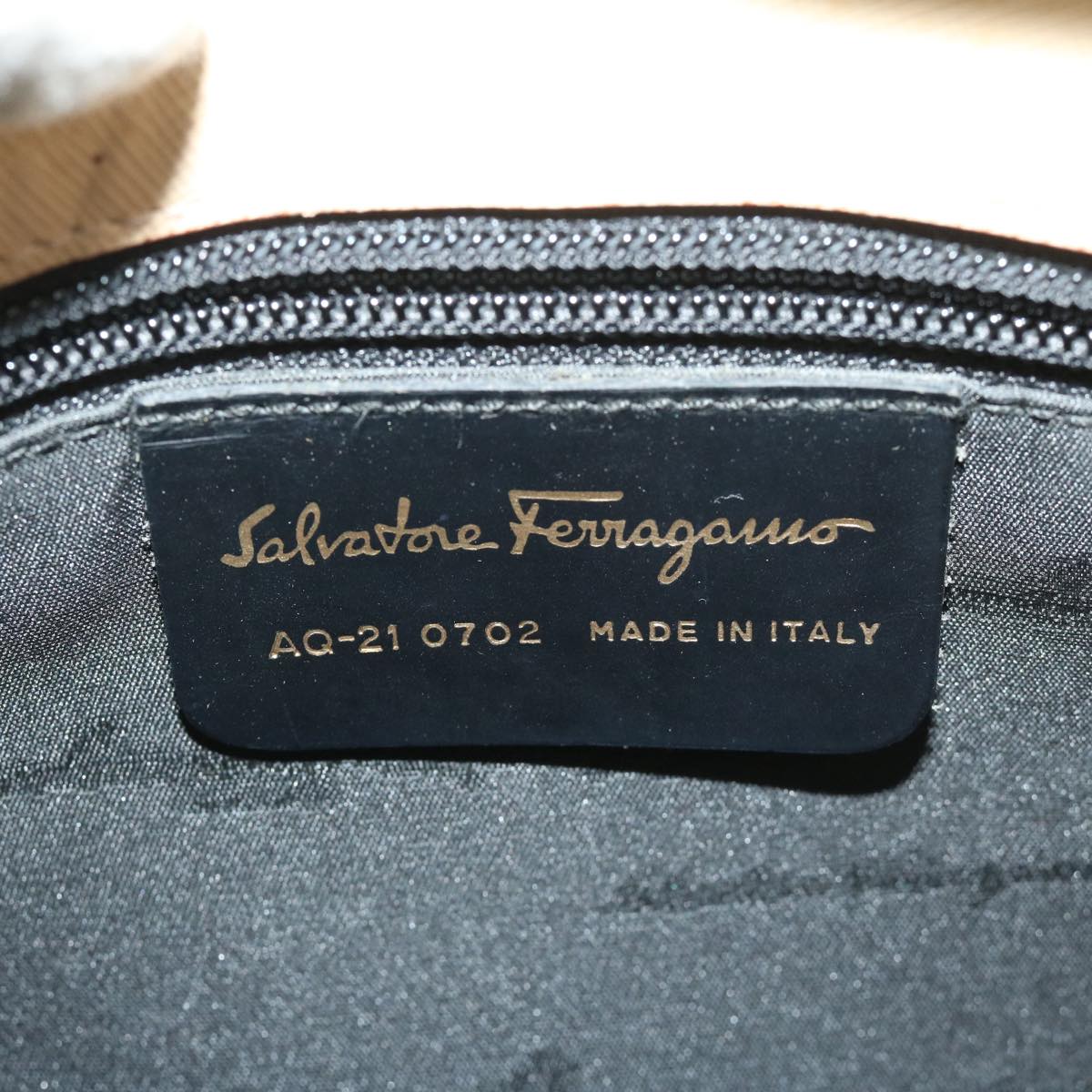 Salvatore Ferragamo Gancini Shoulder Bag Leather Beige Auth yk11099