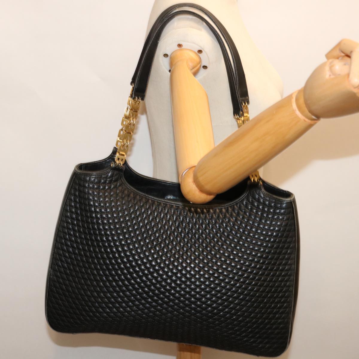 BALLY Quilted Chain Tote Bag Leather Black Auth yk11198