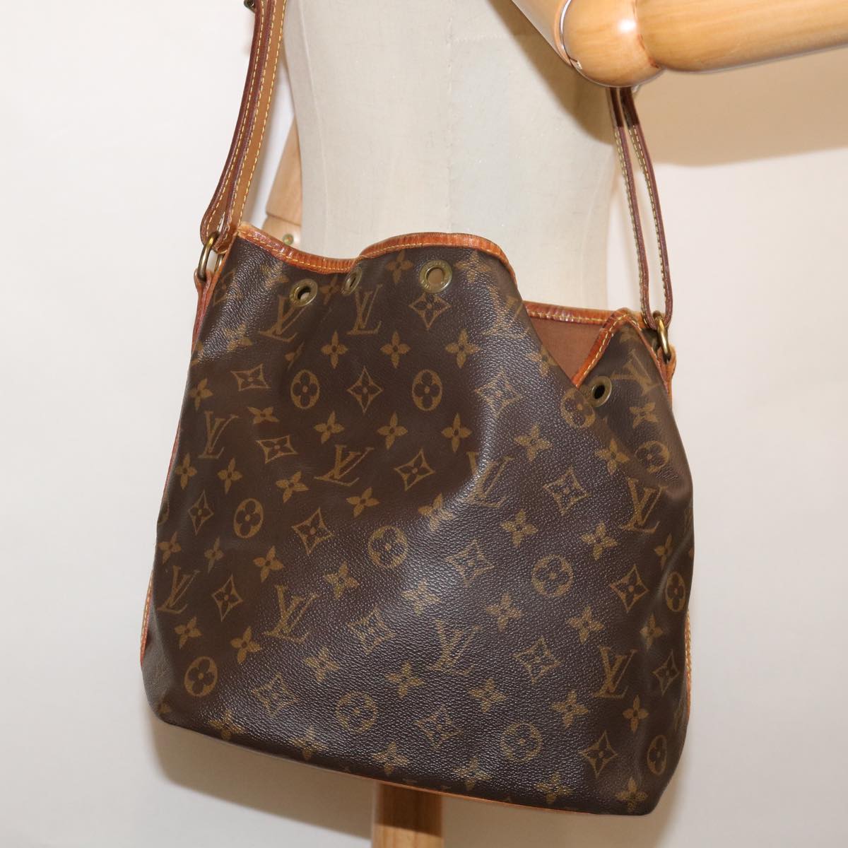 LOUIS VUITTON Monogram Petit Noe Shoulder Bag M42226 LV Auth yk11234