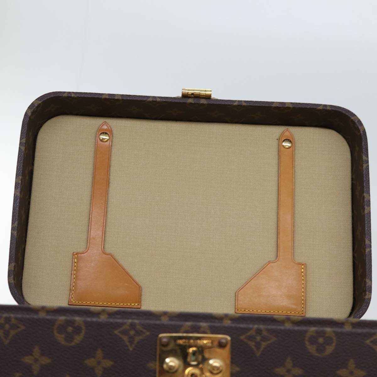 LOUIS VUITTON Monogram Train Case Jewelry Box M23820 LV Auth yk11385