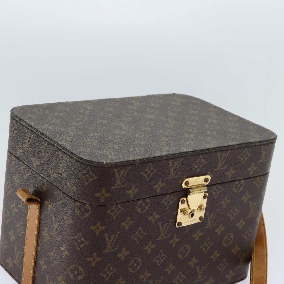 LOUIS VUITTON Monogram Train Case Jewelry Box M23820 LV Auth yk11385