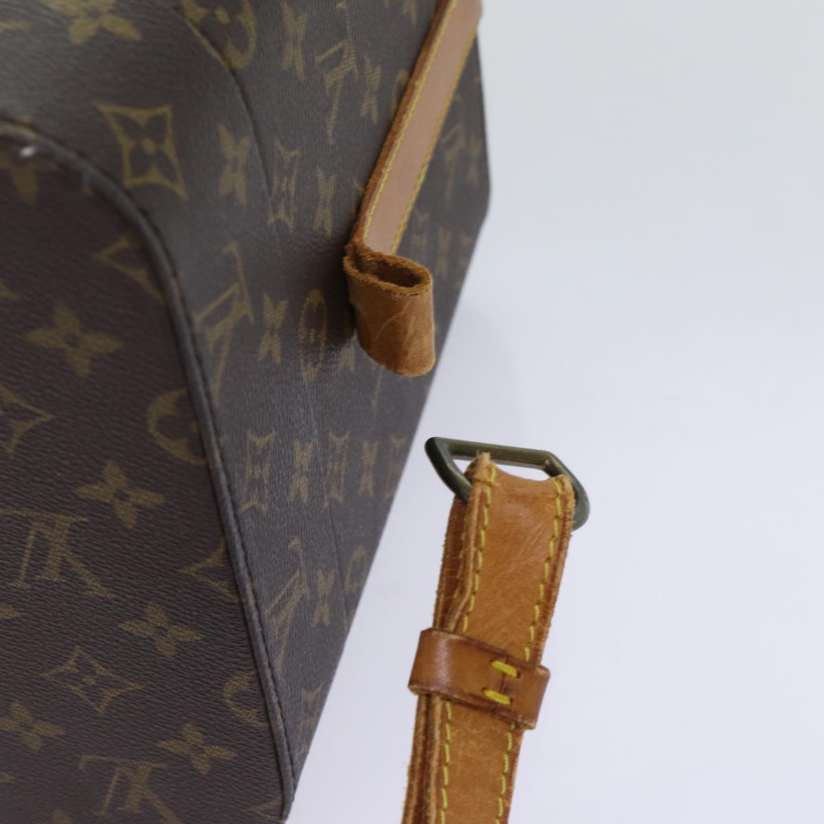 LOUIS VUITTON Monogram Train Case Jewelry Box M23820 LV Auth yk11385